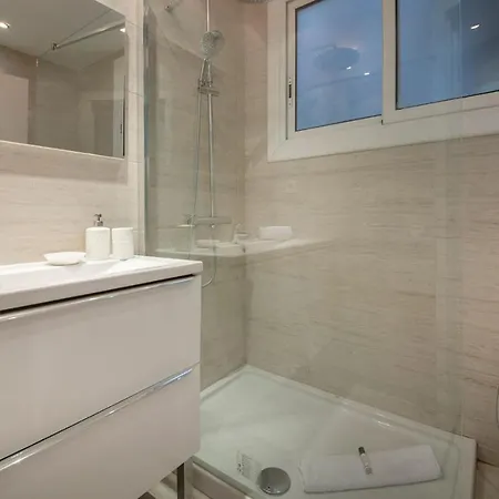 Apartment De Cuatro En Calle Aribau Stylish *